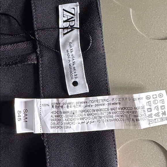 🆕 ZARA Black Mini Skirt with Slit Size XL - Picture 13 of 14